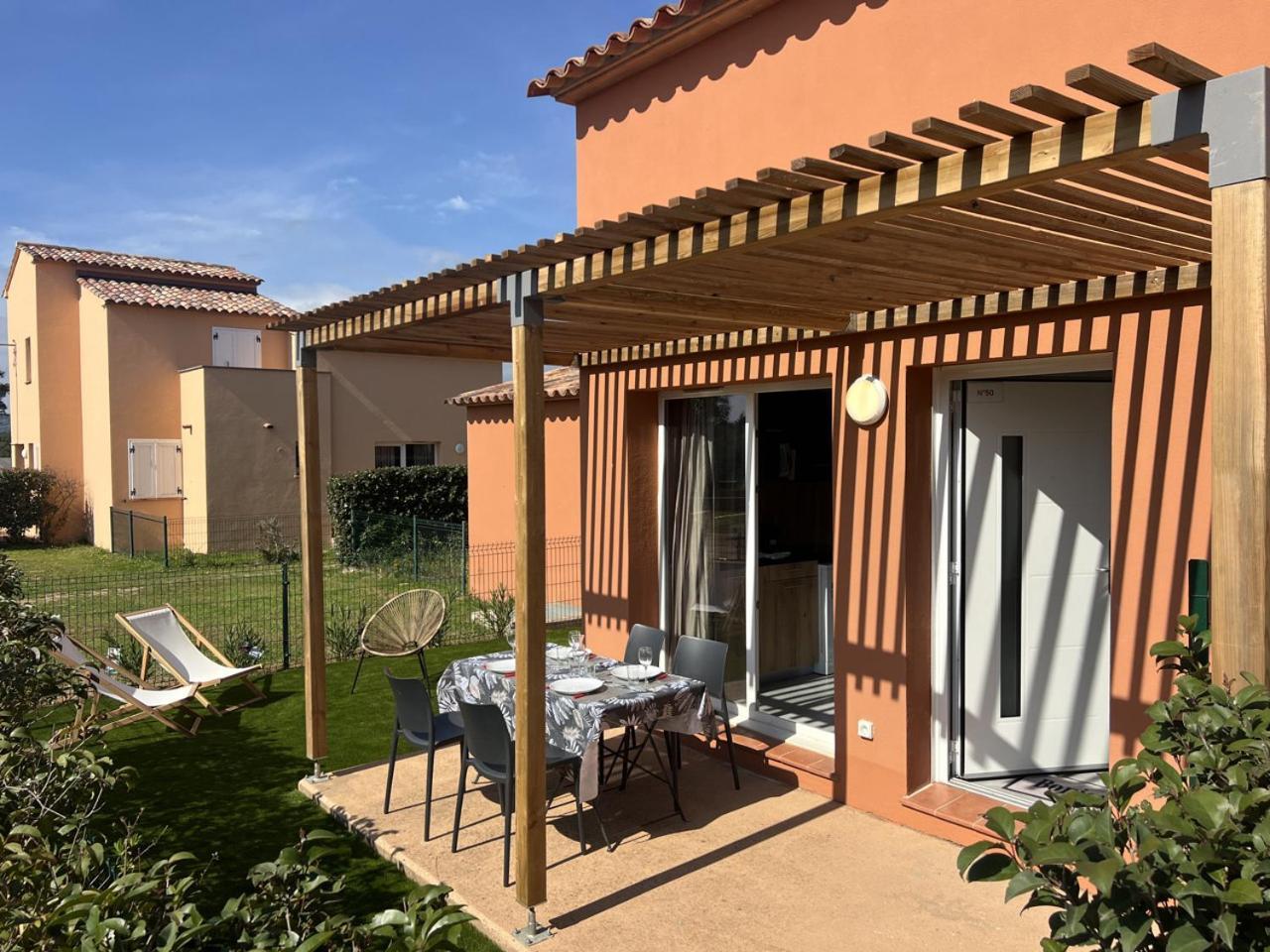 Residence Hoteliere Les Hameaux De Saint Cyprien Appartement 2 Chambres Леччі Екстер'єр фото